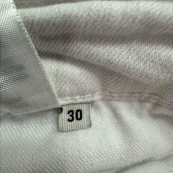 Guess white Jean crops distressed size 30 - Picture 4 of 6